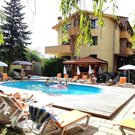 Family Hotel IV فيلينغراد المظهر الخارجي الصورة